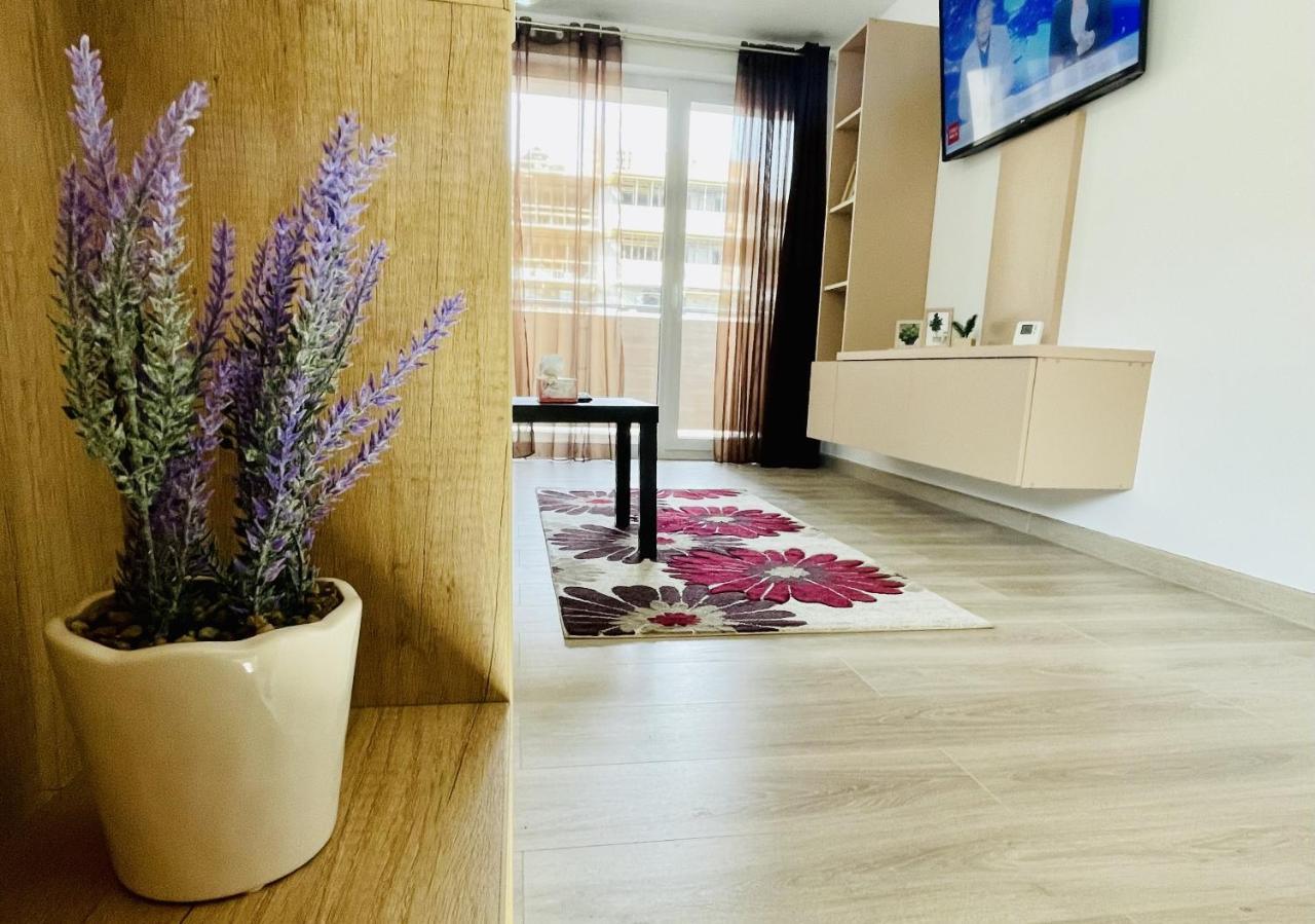 Apartamento Mountain Crib In Urban Plaza W. Parking & Netflix Braşov