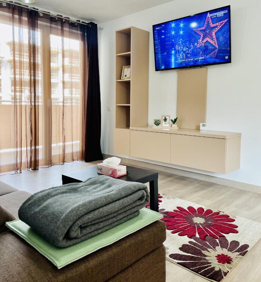 Mountain Crib In Urban Plaza W. Parking & Netflix Apartamento *